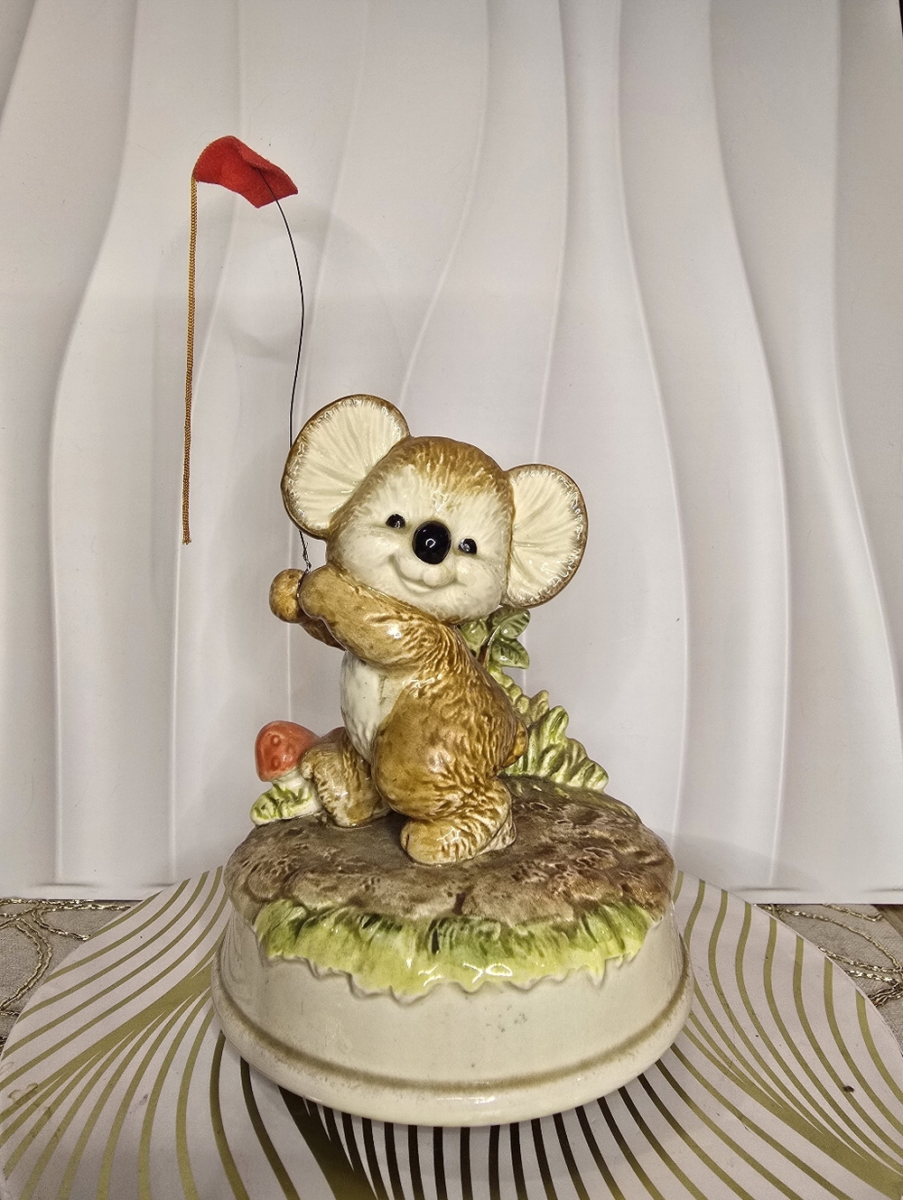 Ceramic Koala Figurine Music Box Otagiri Japan Gibson Greeting Cards Inc. 1980s